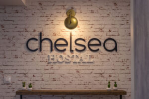 Hostal Chelsea logo pared